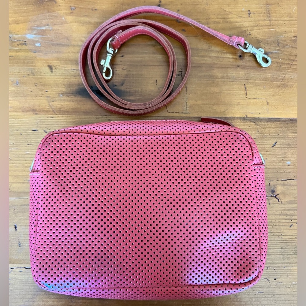 🔥Flash Sale‼️Clare V Midi Sac 〰️ Perforated leather (Poppy)